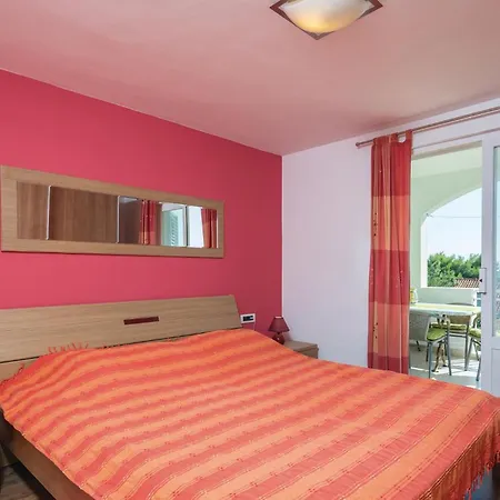 2 Bedroom Gorgeous In Appartement