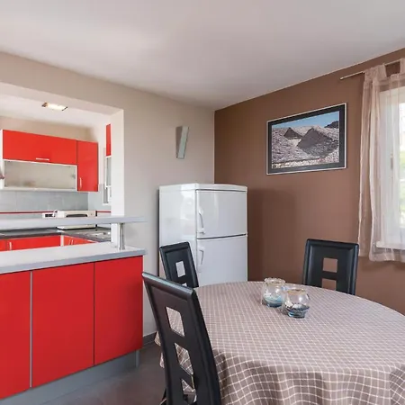 2 Bedroom Gorgeous Apartment In Orebic