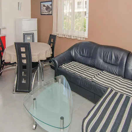 2 Bedroom Gorgeous Apartment In Orebic